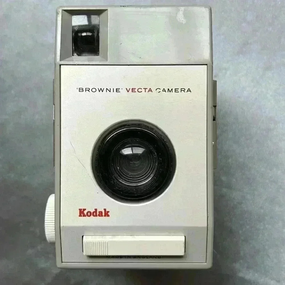Kodak Brownie Vecta Camera - Picture 6 of 9